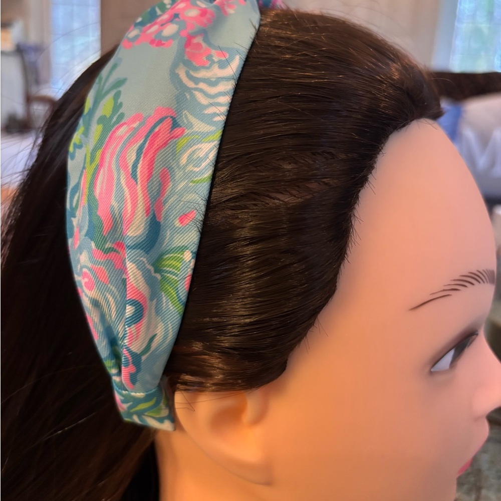Lilly Pulitzer top knot headband in the bright vibrant colors you love nwot